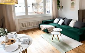 Gemütliche und geräumige 2,5 Zimmer Wohnung mit kostenlosem Parkplatz